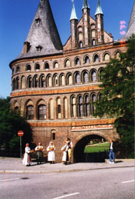 Holsten Tor.JPG (28868 bytes)